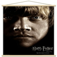 Хари Потер И Реликвиите На Смртта: Дел-Рон Еден Лист Ѕид Постер Со Дрвена Магнетна Рамка, 22.375 34